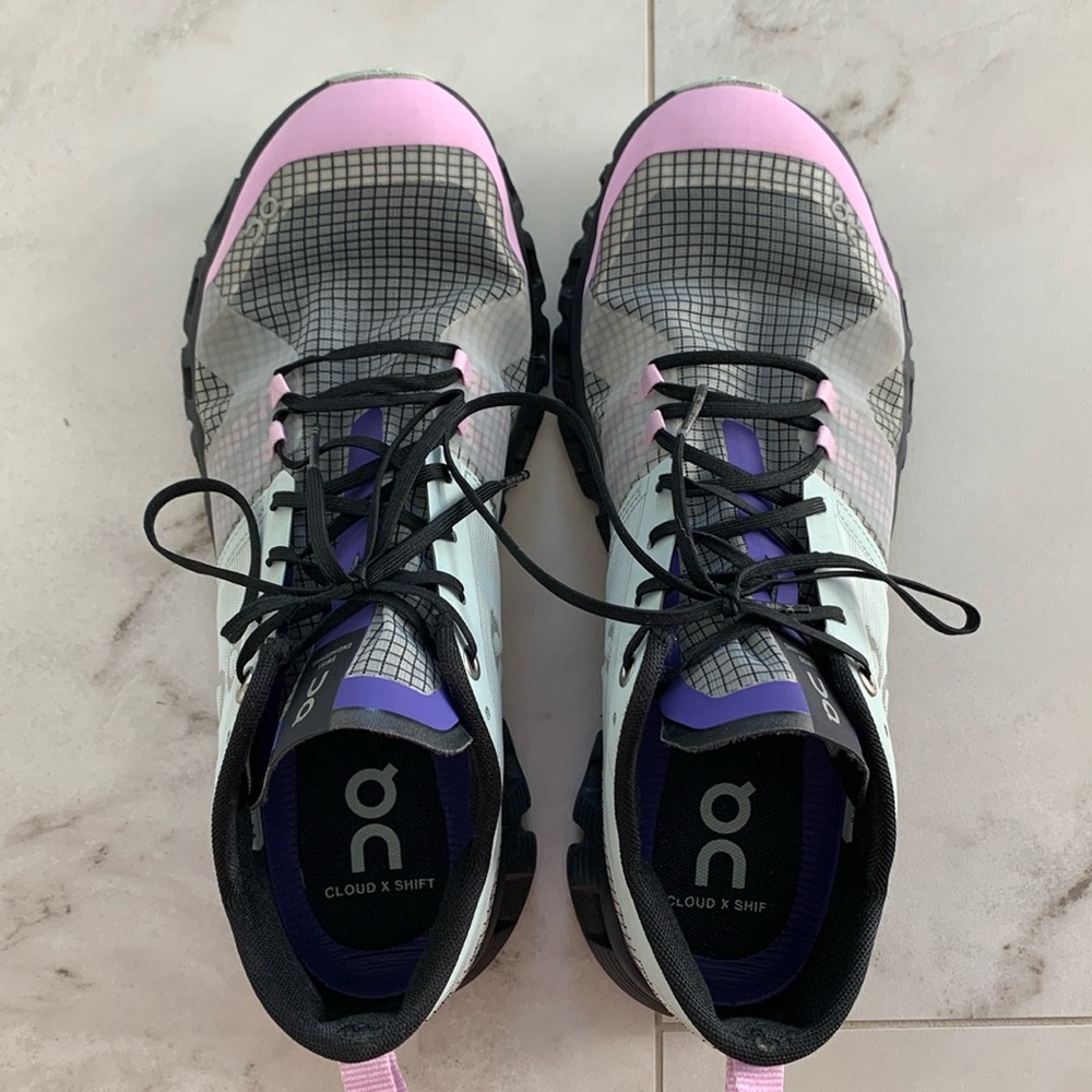 On Cloud Running Shoes size 8.5
